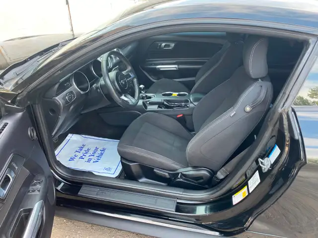 2018 MUSTANG - ONLY 77,900 km - 2.3 6spd man. -$19,899 cert. - Photo 14