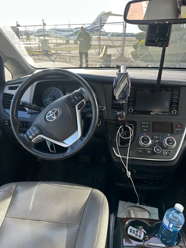 Toyota Sienna 2018 - Photo 4