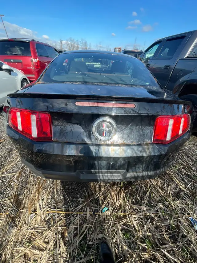 2011 Ford Mustang - Photo 4