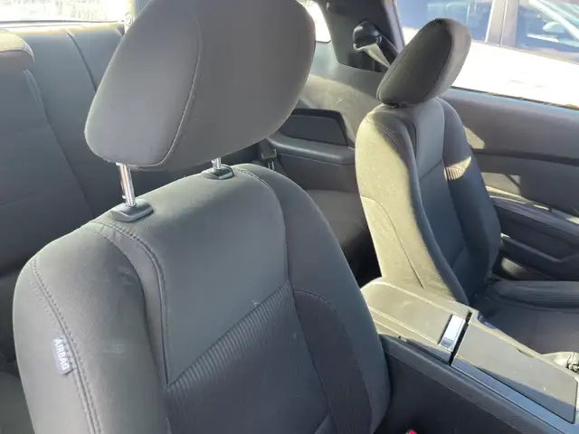 2011 Ford Mustang - Photo 7