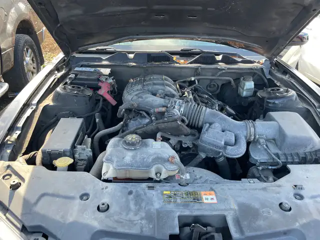 2011 Ford Mustang - Photo 8