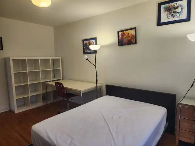 Downtown Toronto Private Rooms | Furnished | All Utilities Inclu - Photo 4