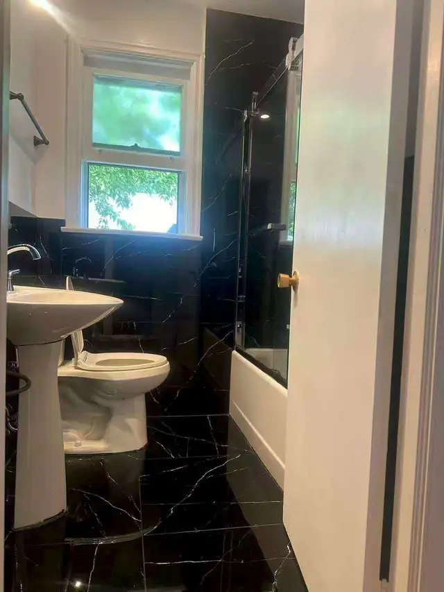 Downtown Toronto Private Rooms | Furnished | All Utilities Inclu - Photo 8