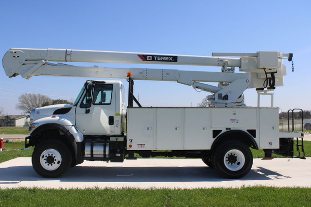 2019 International 7300 Terex TC55-MH Bucket Truck - Photo 3