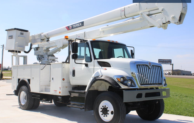 2019 International 7300 Terex TC55-MH Bucket Truck - Photo 4