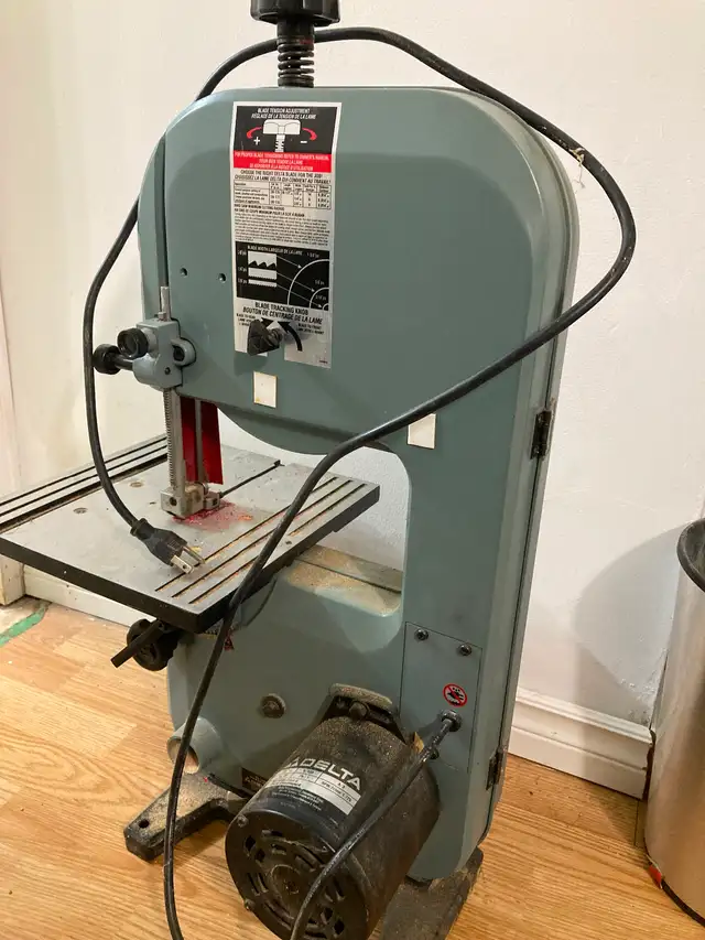 Bandsaw - Delta 9 inch