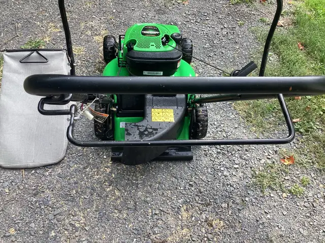 Lawn Boy Self Propelled Mower - Rear Wheel Drive - Key Start. - Photo 2