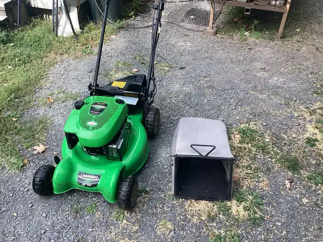Lawn Boy Self Propelled Mower - Rear Wheel Drive - Key Start. - Photo 3