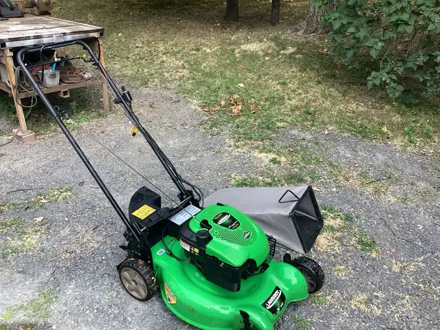 Lawn Boy Self Propelled Mower - Rear Wheel Drive - Key Start. - Photo 5