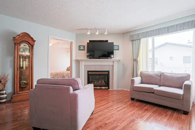 Open House  45  Adult Bungalow with Double Garage - Photo 2