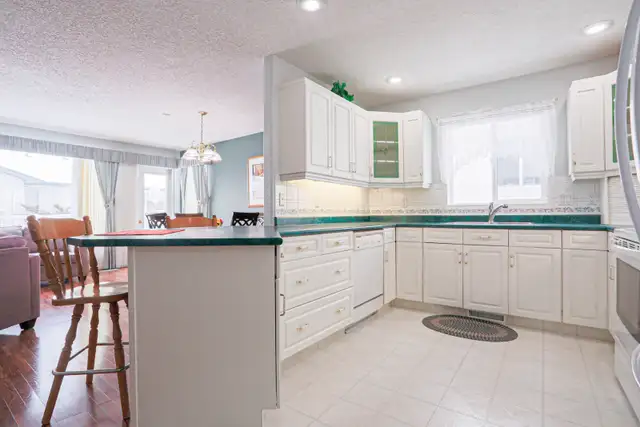 Open House  45  Adult Bungalow with Double Garage - Photo 3