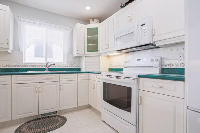 Open House  45  Adult Bungalow with Double Garage - Photo 4