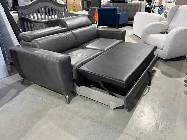 Italian leather loveseat - Photo 2