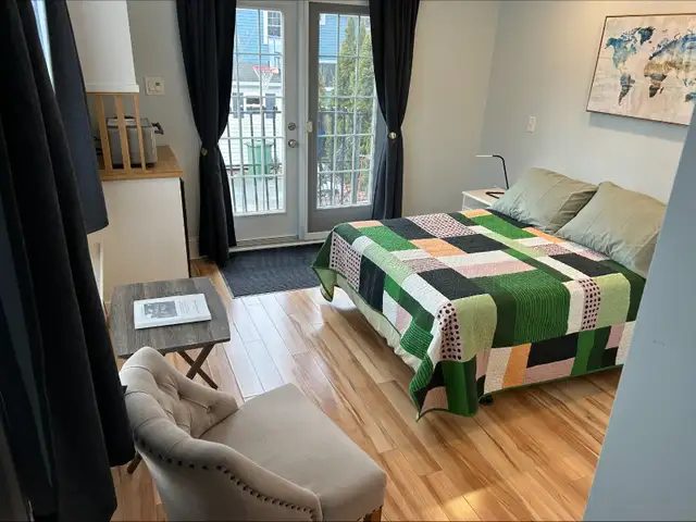 May 1 $800 Utes Included private ent & bathroom Southend Halifax - Photo 2