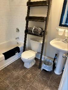May 1 $800 Utes Included private ent & bathroom Southend Halifax - Photo 3