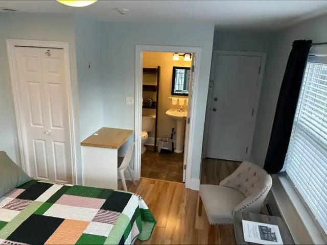 May 1 $800 Utes Included private ent & bathroom Southend Halifax - Photo 4