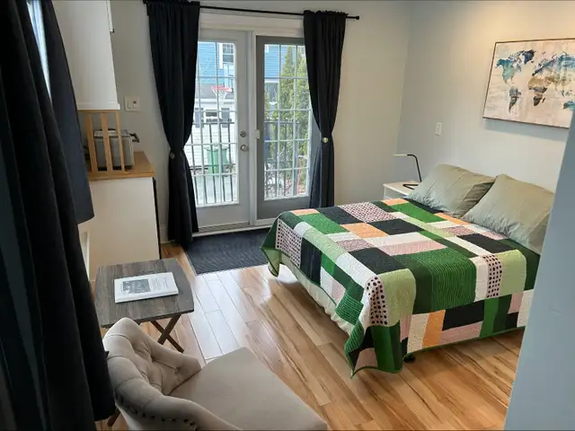May 1 $800 Utes Included private ent & bathroom Southend Halifax - Photo 5