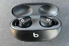 Beats Studio Buds w/case