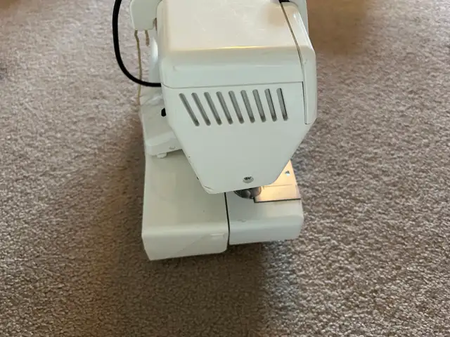 singer sewing machine - Photo 2