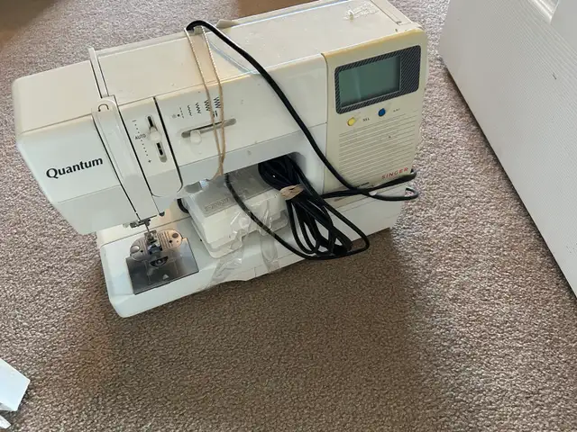 singer sewing machine - Photo 4