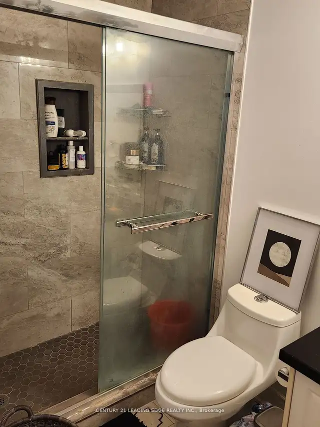 3BR 4W 3STOREY TOWNHOUSE FOR RENT NEAR WARDEN SUBWAY SCARBOROUGH - Photo 10