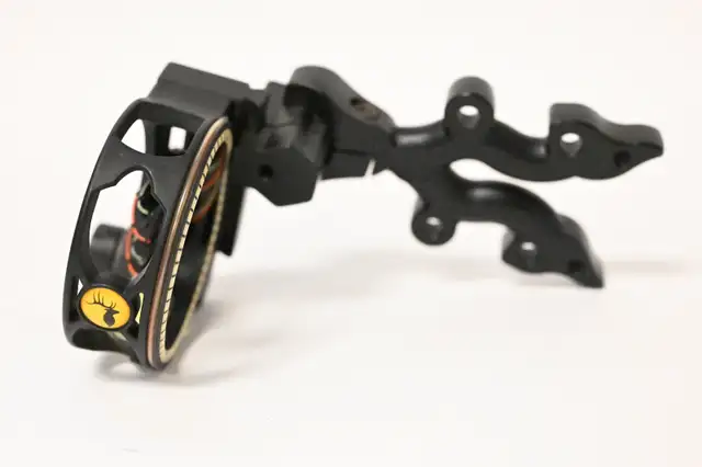 Sight for Bow with 4 pin sight Trophy Ridge Bow sight USED good - Photo 3