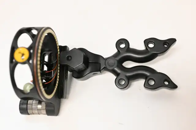 Sight for Bow with 4 pin sight Trophy Ridge Bow sight USED good - Photo 4