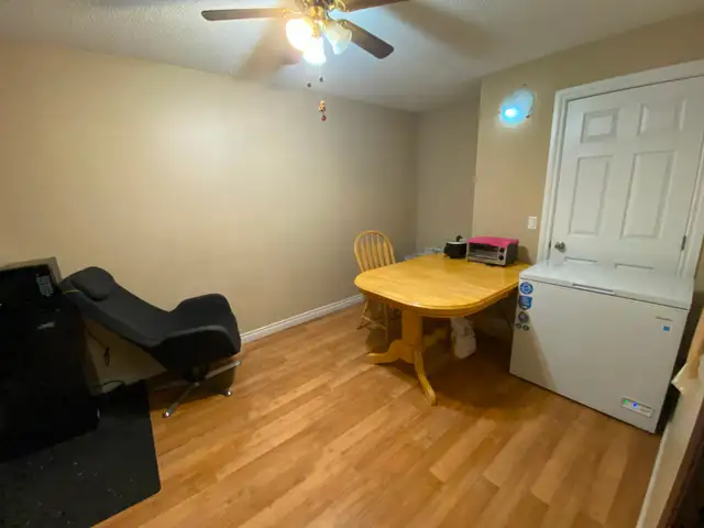 Furnished room close to Rundle Station - Photo 6