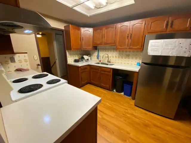 Furnished room close to Rundle Station - Photo 7