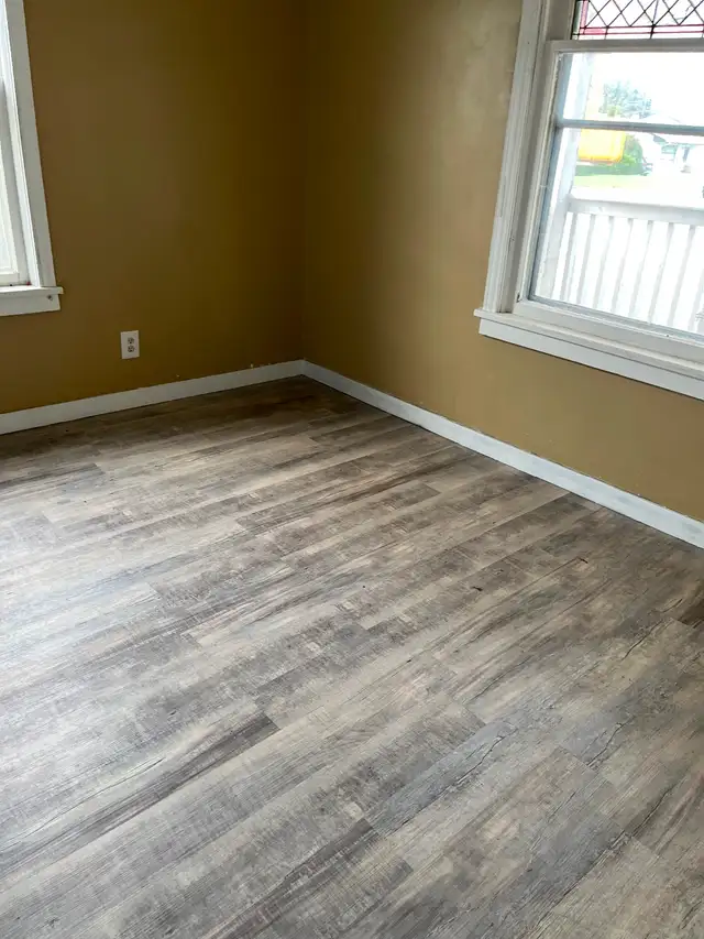 Small one bedroom suite on West Hill - Photo 4