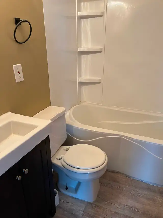 Small one bedroom suite on West Hill - Photo 6