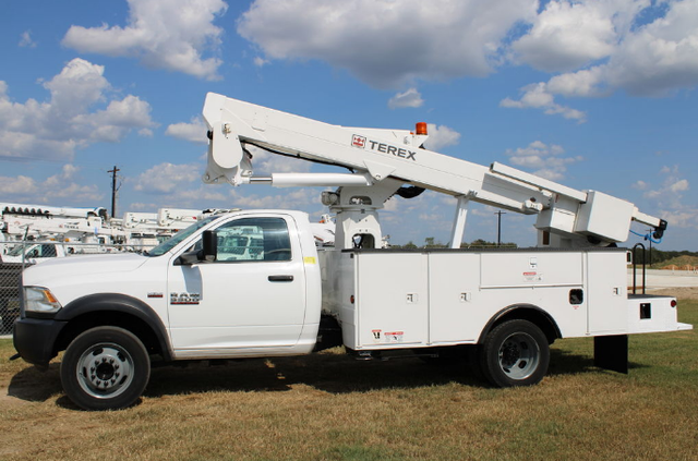 2017 Ram 5500 Terex TL37 Bucket Truck - Photo 2