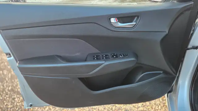 CERTIFIED 2019 HYUNDAI ACCENT 'PREFERRED' -AUTO -LOADED -YORKTON - Photo 16