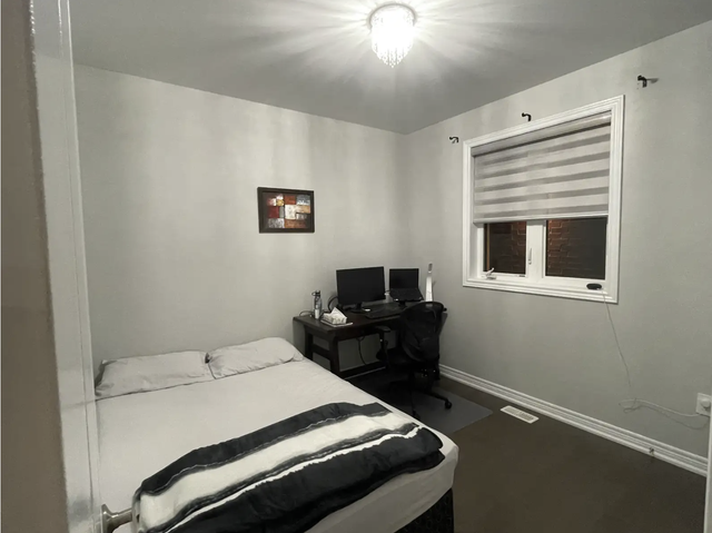 Rooms available for rent in Etobicoke - Photo 3