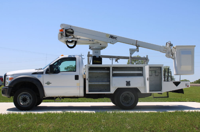 2016 Ford F450 Altec AT235 Bucket Truck - Photo 3