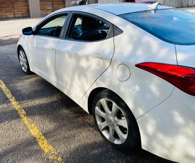 Great Buy - Loaded 2013 Hyundia Elantra - Limited - Photo 4