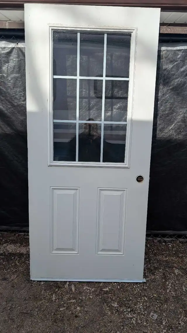 36' steel insulated door with window - Photo 2