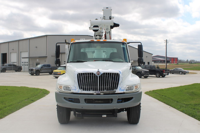 2014 International 4300 Altec TA40 Bucket Truck
