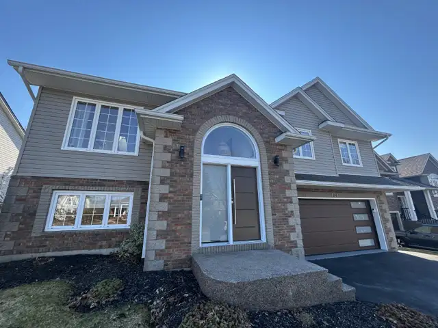 26-043 Executive Living on a Quiet Street with Park Access