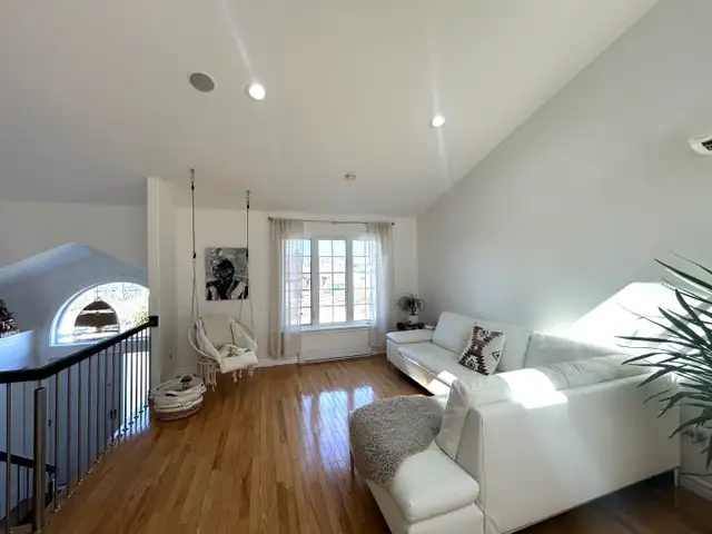 26-043 Executive Living on a Quiet Street with Park Access - Photo 2