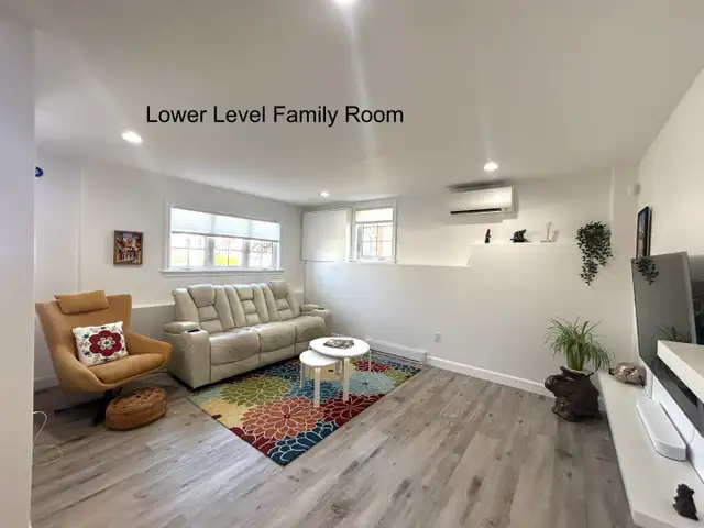 26-043 Executive Living on a Quiet Street with Park Access - Photo 3