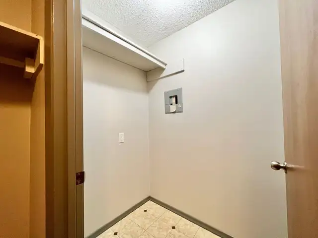 2 Bedroom Unit Across from Hospital! - Photo 3