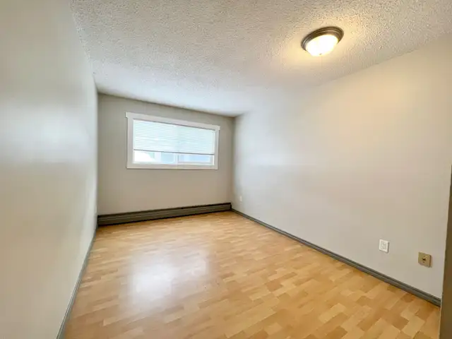 2 Bedroom Unit Across from Hospital! - Photo 8
