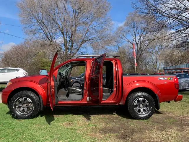 2016 NISSAN FRONTIER PRO4X 1 OWNER LOW KMS CERTIFIED - Photo 4