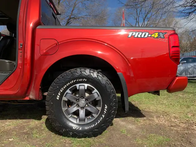 2016 NISSAN FRONTIER PRO4X 1 OWNER LOW KMS CERTIFIED - Photo 5