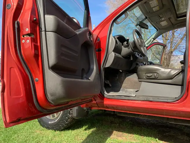 2016 NISSAN FRONTIER PRO4X 1 OWNER LOW KMS CERTIFIED - Photo 17