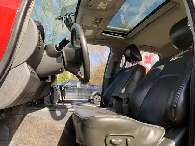 2016 NISSAN FRONTIER PRO4X 1 OWNER LOW KMS CERTIFIED - Photo 18