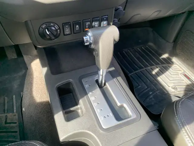 2016 NISSAN FRONTIER PRO4X 1 OWNER LOW KMS CERTIFIED - Photo 23