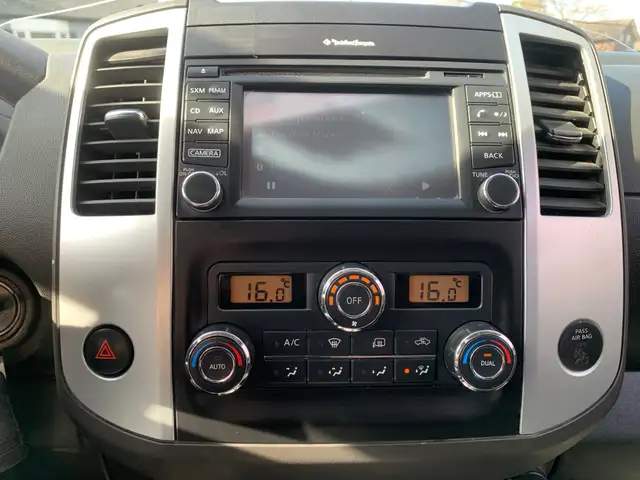 2016 NISSAN FRONTIER PRO4X 1 OWNER LOW KMS CERTIFIED - Photo 27