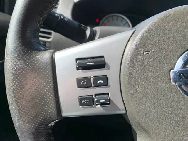 2016 NISSAN FRONTIER PRO4X 1 OWNER LOW KMS CERTIFIED - Photo 29